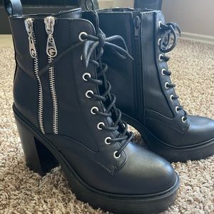 Women’s platform boots
